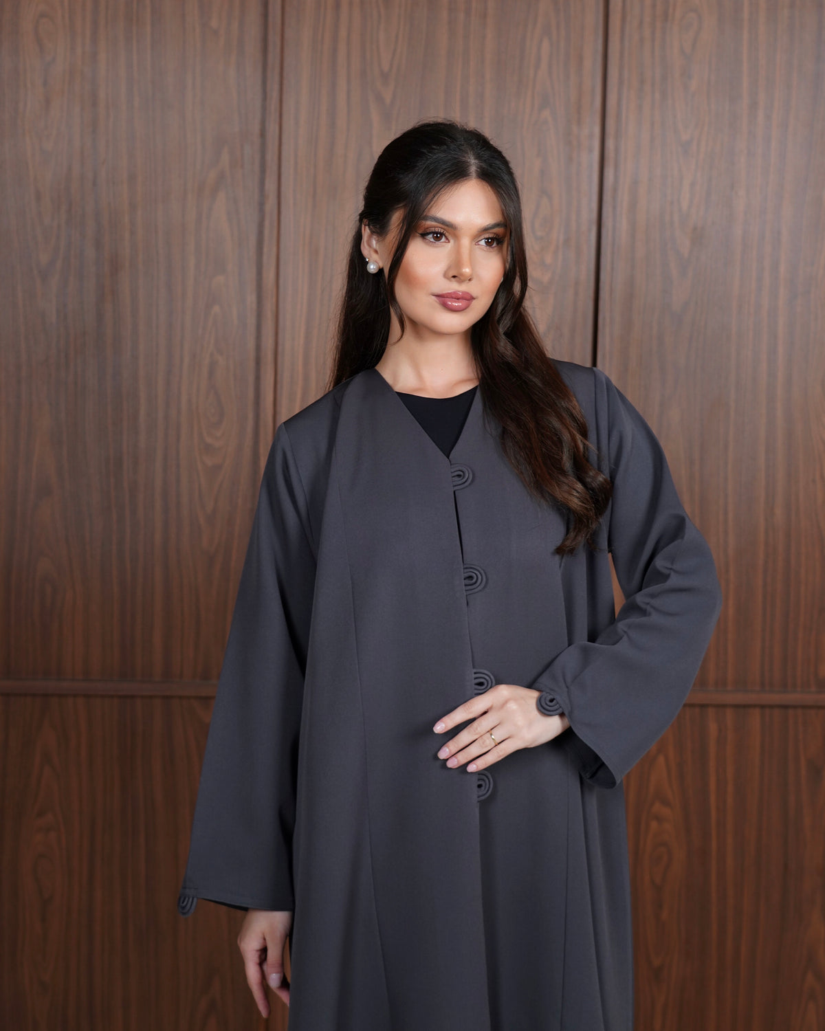 Roa  Dark Grey